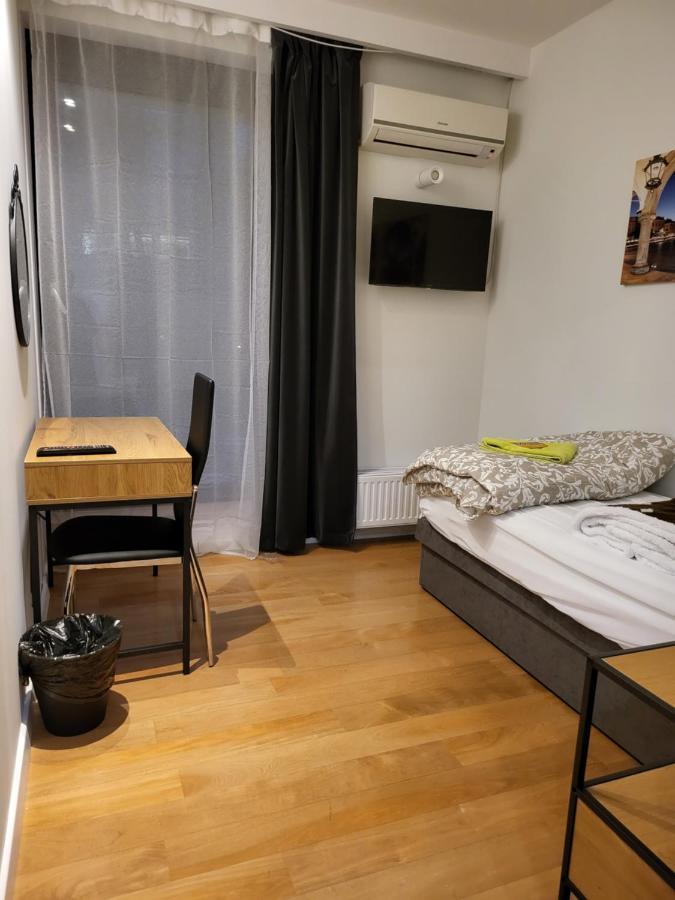 Amber Hostel Szlak クラクフ エクステリア 写真
